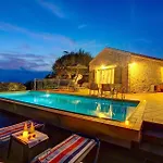 Vigli Retreat By